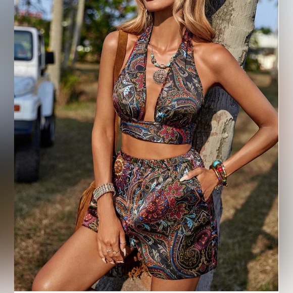 Boho Print Tie Backless Halter Top & Shorts - Picture 1 of 10
